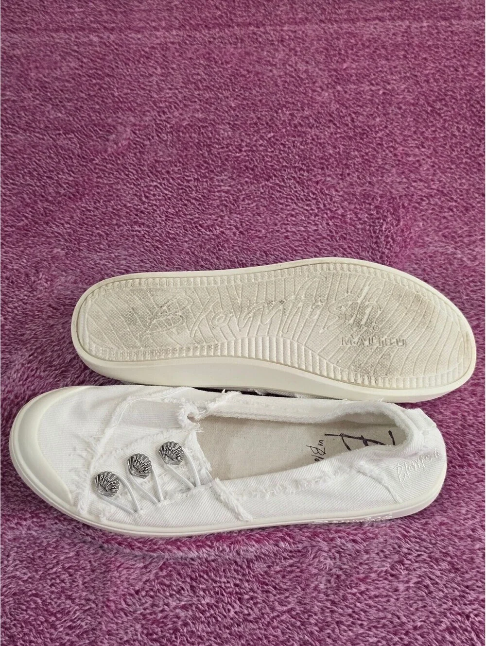 Blowfish Malibu White Canvas Slip-On Shoes with Shell Button Detail size 8.5